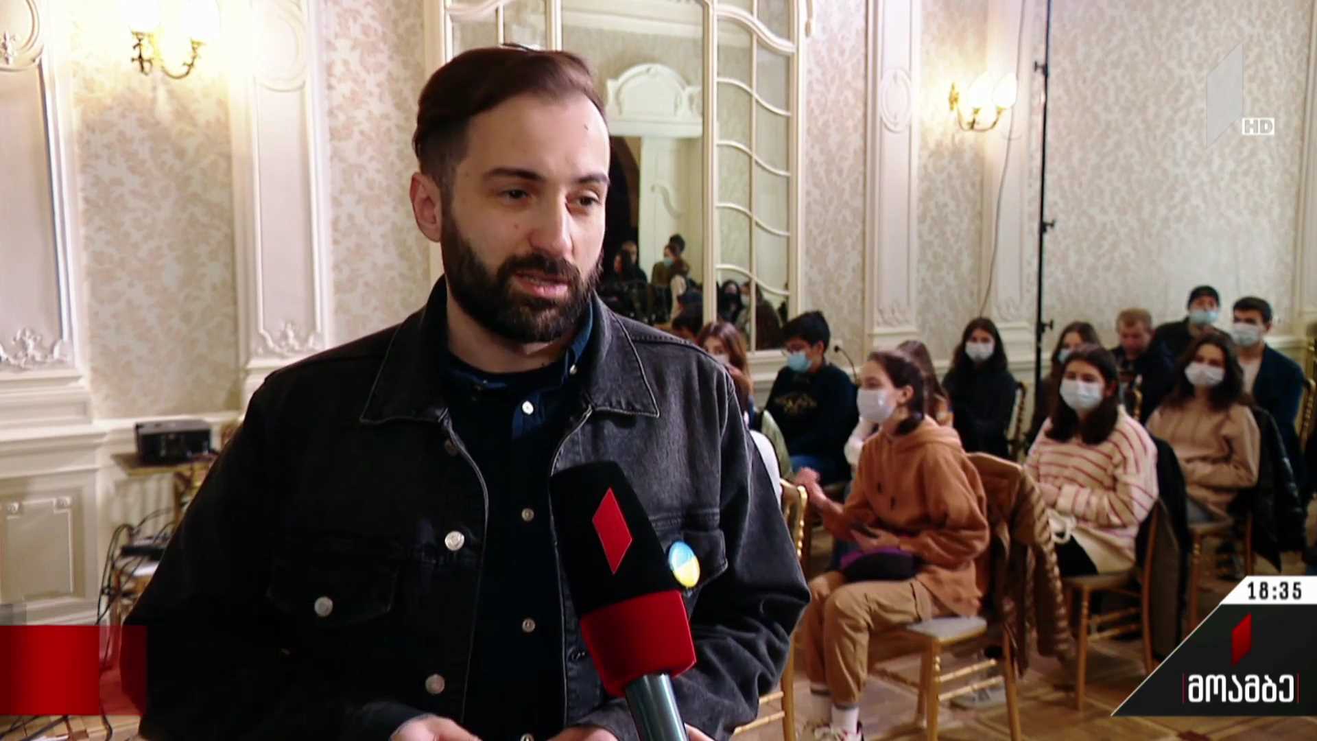 „წიგნების თარო“ მწერალთა სახლში