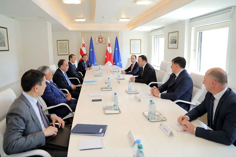 ირაკლი ღარიბაშვილი ყაზახეთის დელეგაციას შეხვდა
