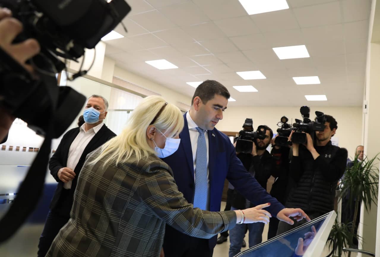 პარლამენტში მოქალაქეთა განახლებულმა მისაღებმა მუშაობა დაიწყო