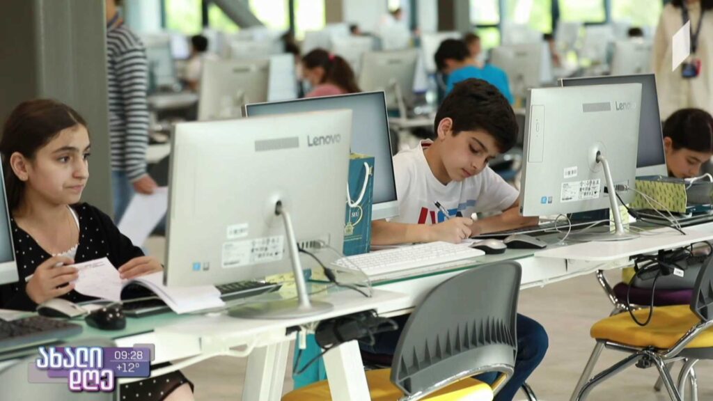 საქართველოს ეროვნულ უნივერსიტეტში, „ტელესკოლის“ ინიციატივით, მათემატიკის ონლაინოლიმპიადის ნახევარფინალი გაიმართა