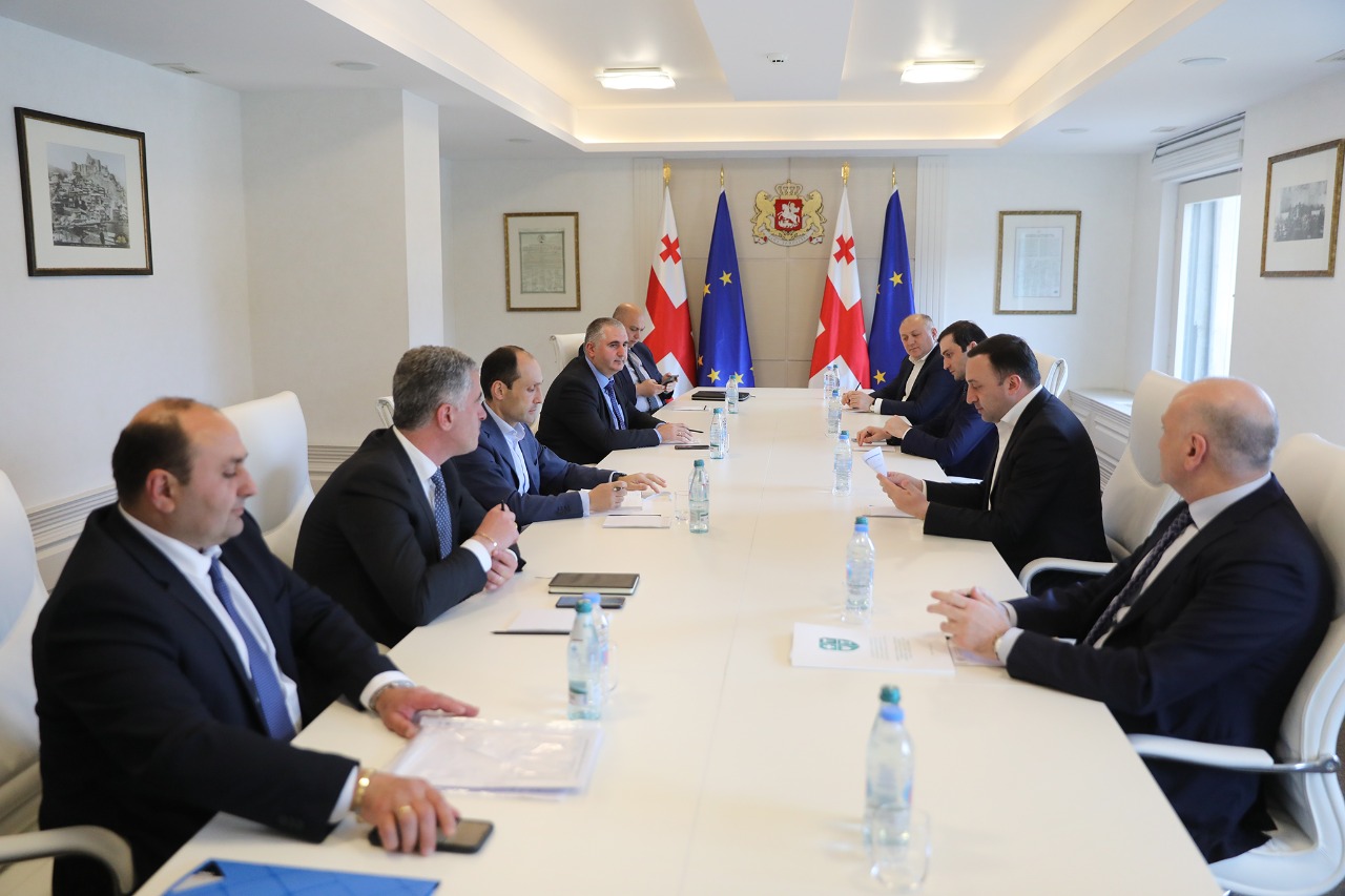 ირაკლი ღარიბაშვილმა ეკონომიკური საბჭოს წევრებს კომპანია „ბორჯომისა“ და საზოგადოებრივი დასაქმების პროგრამის შესახებ კონკრეტული დავალებები მისცა