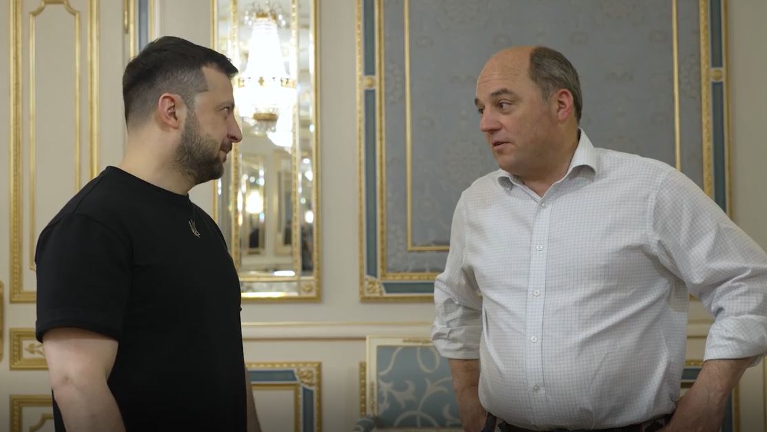 ვოლოდიმირ ზელენსკი კიევში დიდი ბრიტანეთის თავდაცვის მდივან ბენ უოლესს შეხვდა