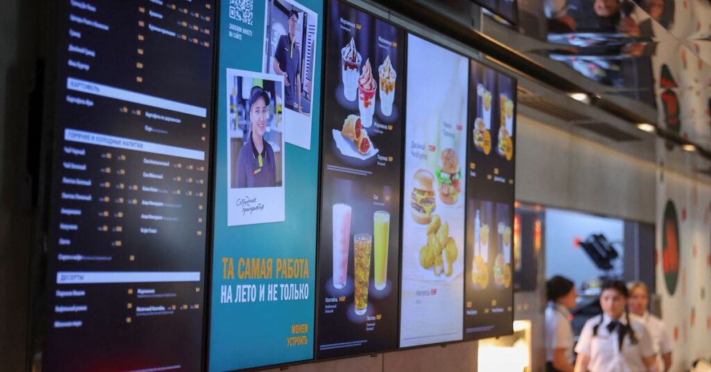 მედიის ინფორმაციით, რუსეთში „მაკდონალდსის“ ყოფილი რესტორნები ახალი სახელწოდებით გაიხსნა