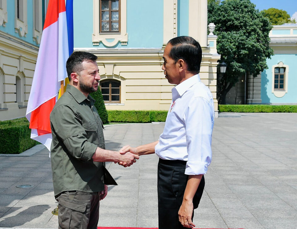 ვოლოდიმირ ზელენსკიმ „დიდი ოცეულის“ სამიტზე დასასწრებად მიწვევა მიიღო