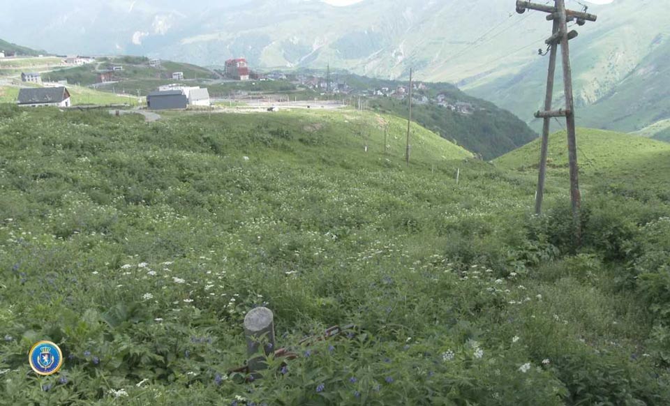 309 576 ლარის ღირებულების ორი მიწის ნაკვეთის მოტყუებით დარეგისტრირების ფაქტზე ექვსი პირის მიმართ სისხლის სამართლებრივი დევნა დაიწყო