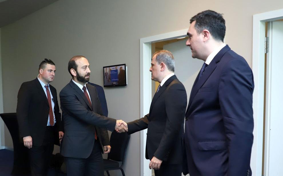 აზერბაიჯანისა და სომხეთის დელეგაციები თბილისს ეწვივნენ