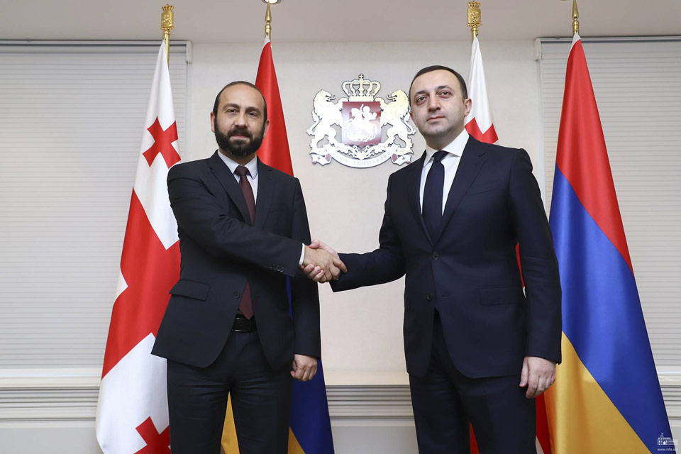 სომხეთის საგარეო უწყება - არარატ მირზოიანმა და ირაკლი ღარიბაშვილმა განიხილეს საქართველოს ტერიტორიაზე ტრანზიტული ტვირთების გადაზიდვის პროცესის გამარტივებისა და სატრანზიტო შესაძლებლობების გაფართოების საკითხები