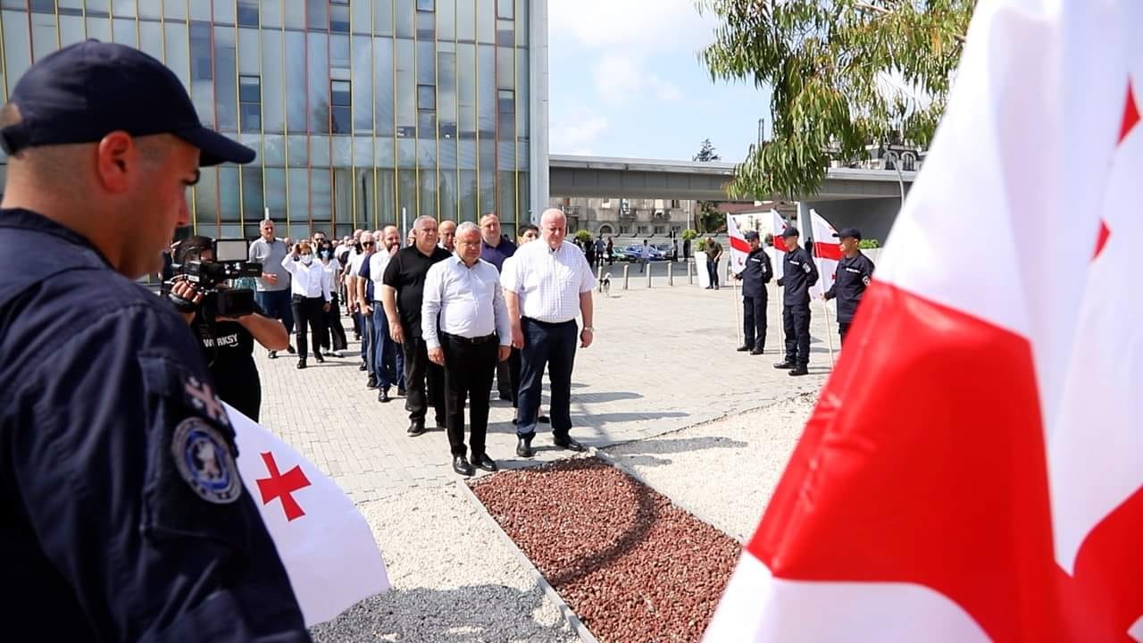 ზუგდიდში 2008 წლის აგვისტოს ომში დაღუპულთა ხსოვნას პატივი მიაგეს