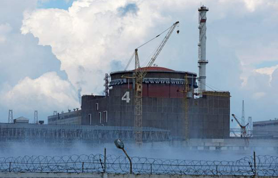 უკრაინის ხელისუფლების ცნობით, რუსეთმა ზაპოროჟიეს ატომურ ელექსტროსადგურს ცეცხლი გაუხსნა