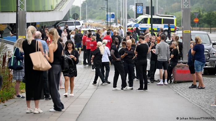 შვედეთის ქალაქ მალმეს სავაჭრო ცენტრში სროლის შედეგად ორი ადამიანი დაშავდა, დაკავებულია 15 წლის მოზარდი