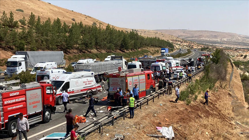 თურქეთში, ქალაქ გაზიანთეფში ავარიის შედეგად 16 ადამიანი დაიღუპა და 21 დაშავდა