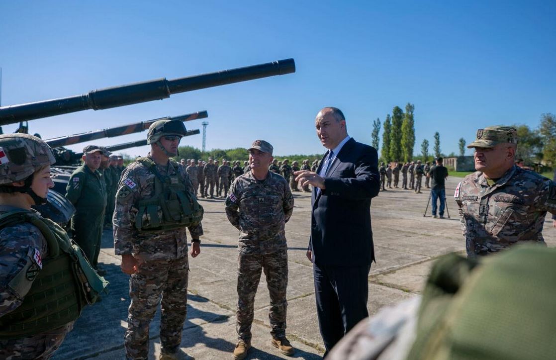 ჯუანშერ ბურჭულაძემ სამხედროებს უწყების ბიუჯეტის ზრდის შესახებ ინფორმაცია მიაწოდა