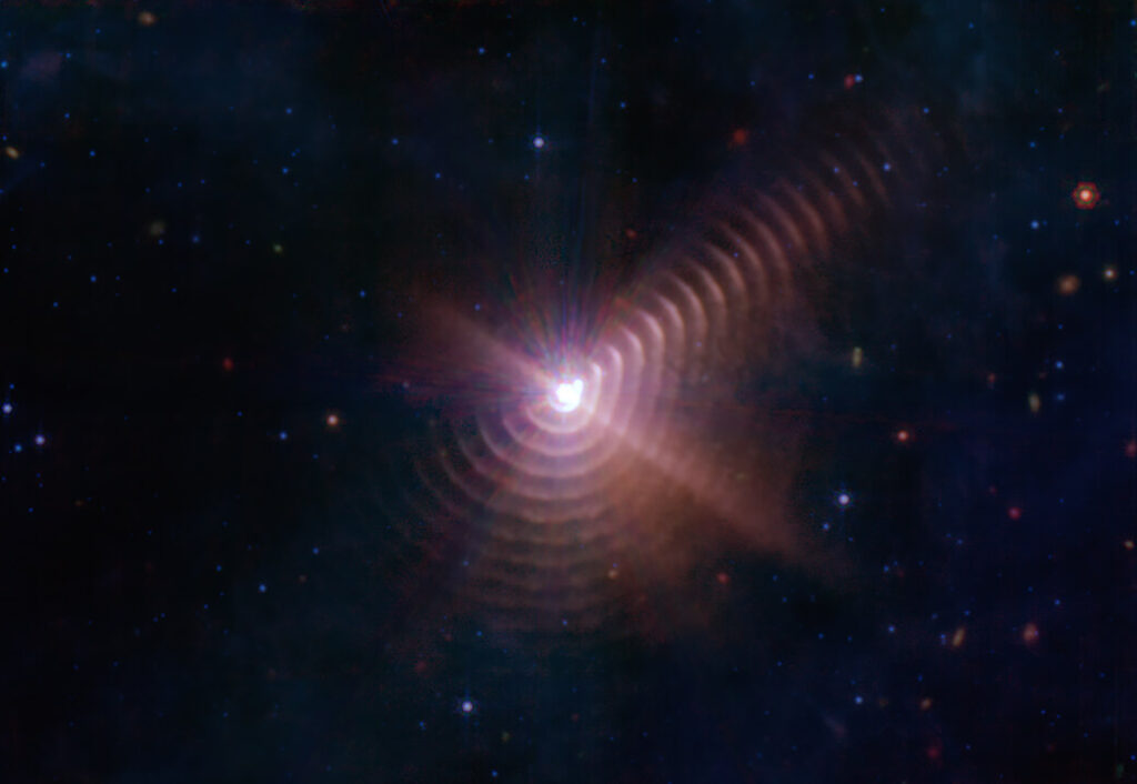 ჯეიმს ვებმა უიშვიათესი ტიპის ვარსკვლავის საოცარი ფოტო გადაიღო — #1tvმეცნიერება