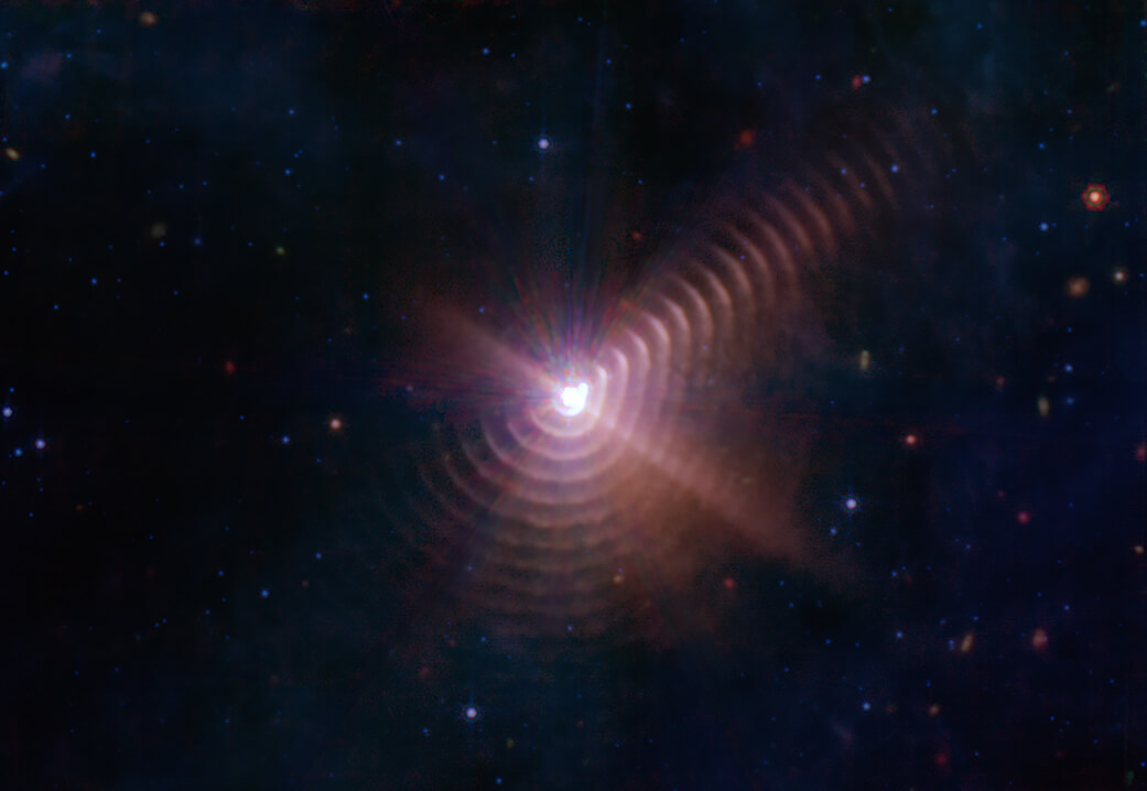 ჯეიმს ვებმა უიშვიათესი ტიპის ვარსკვლავის საოცარი ფოტო გადაიღო — #1tvმეცნიერება
