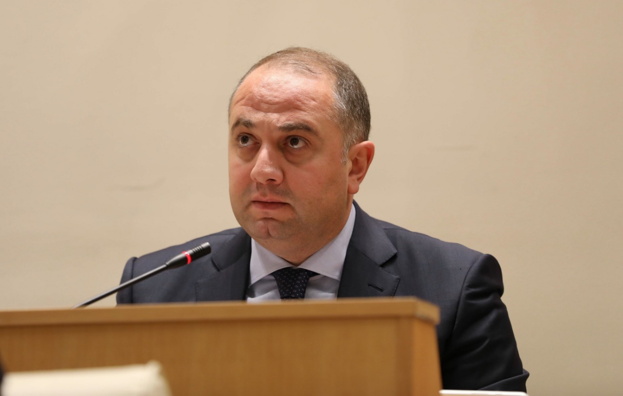 ირაკლი ჩიქოვანი - პარტია, რომელსაც აქვს კეზერაშვილის ფინანსები, მერაბიშვილის იდეოლოგია და მართავს ხაბეიშვილი, გვთავაზობს, რომ ქვეყნის უკრაინიზაცია მოხდეს