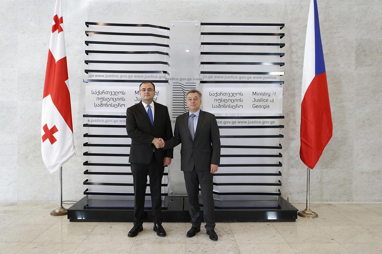 იუსტიციის სამინისტროს ცნობით, საქართველოსა და ჩეხეთის იუსტიციის სამინისტროებს შორის ერთობლივ დეკლარაციას მოეწერა ხელი