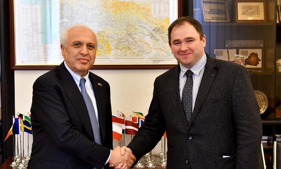 ნიკოლოზ სამხარაძე სომხეთის რესპუბლიკის ელჩს შეხვდა