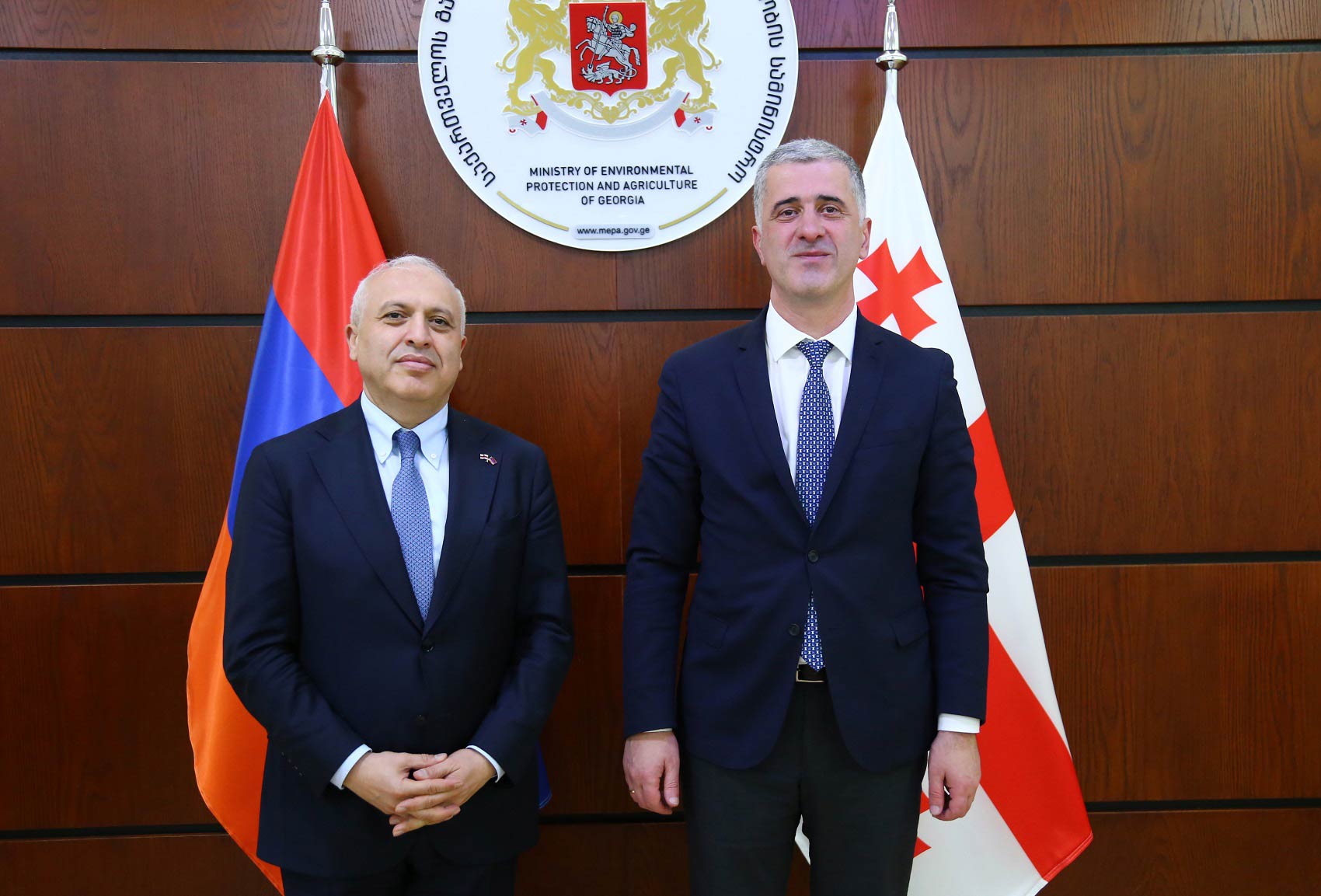 ოთარ შამუგია სომხეთის რესპუბლიკის ელჩს, აშოტ სმბატიანს შეხვდა