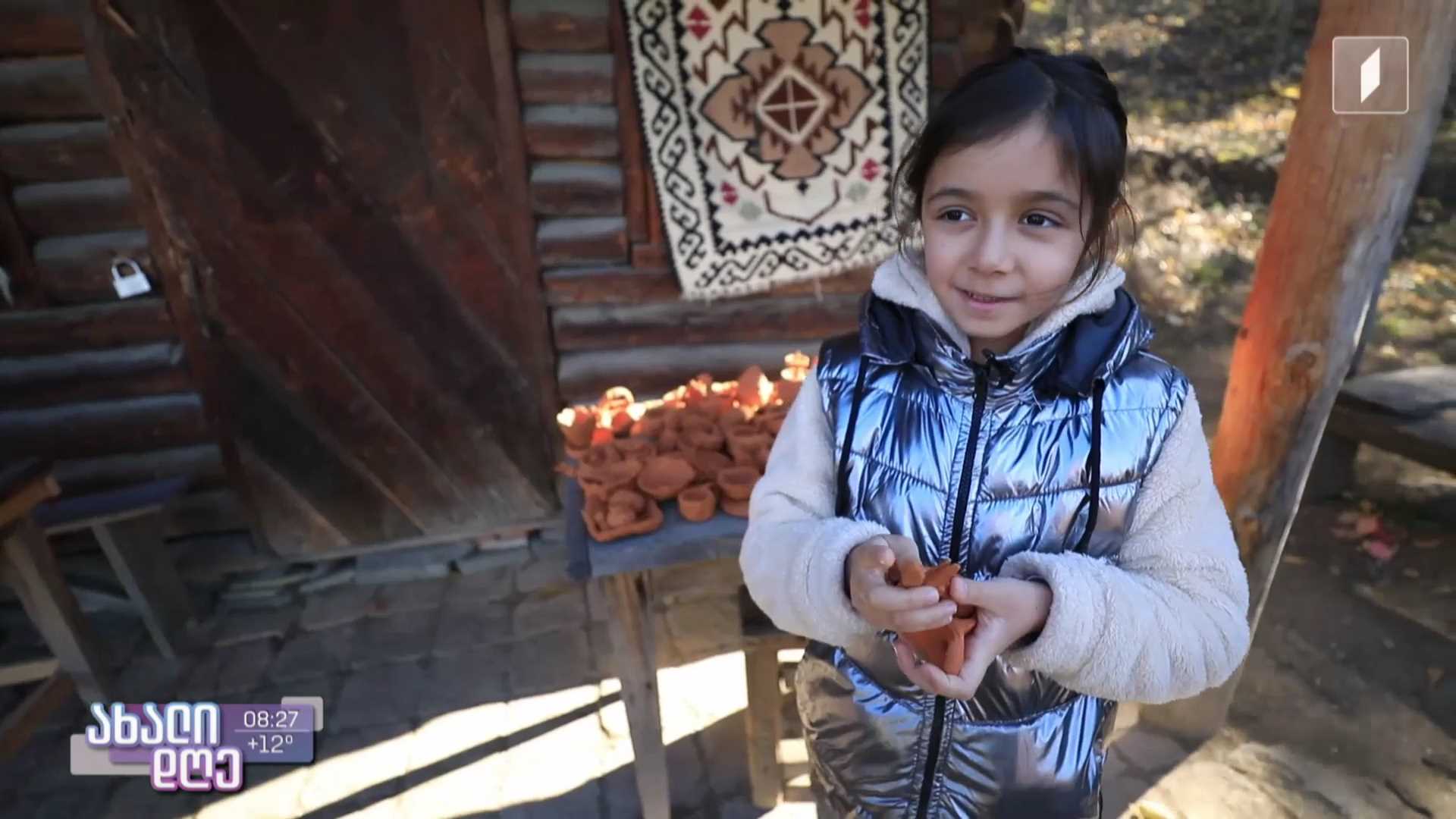 თბილისის ეთნოგრაფიულ მუზეუმში რეწვის სკოლის მოსწავლეების ნამუშევრების გამოფენა-გაყიდვა გაიმართა