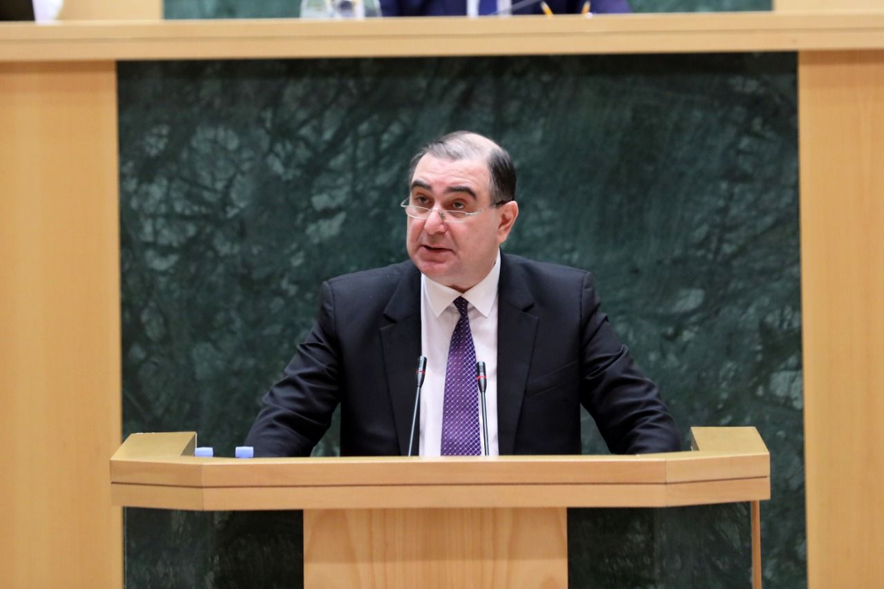 მიხეილ ჩხენკელი როსტომ ჩხეიძეს - თქვენი ხელისუფლების დროს საქართველოს ისტორიის საგანი სკოლებში გააუქმეთ, წელს ჩვენ საქართველოს ისტორია დამოუკიდებელ საგანად დავაბრუნეთ პროგრამაში