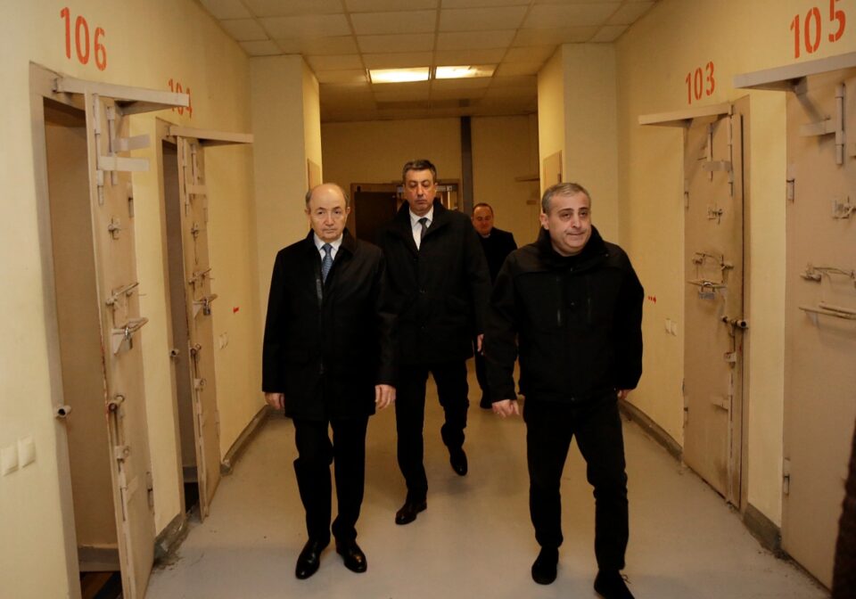 აზერბაიჯანის დელეგაცია №16 პენიტენციურ დაწესებულებაში ინფრასტრუქტურასა და მსჯავრდებულთა საცხოვრებელ პირობებს გაეცნო