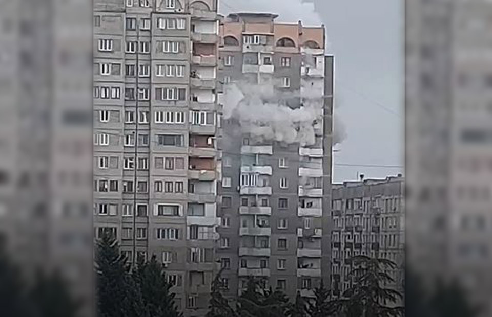 ვარკეთილში, ერთ-ერთ საცხოვრებელ კორპუსში ხანძარი გაჩნდა [ვიდეო]