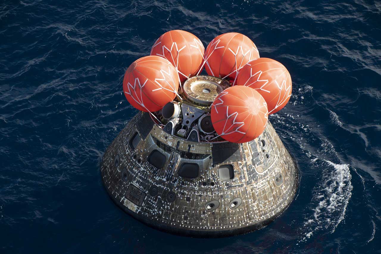 მთვარის ისტორიული მისიის შემდეგ, NASA-ს კაფსულა ორიონი დედამიწაზე დაბრუნდა — #1tvმეცნიერება