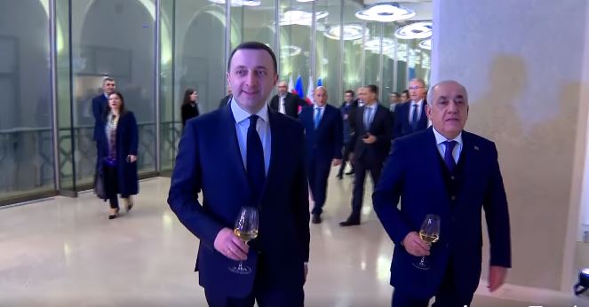 ირაკლი ღარიბაშვილმა აზერბაიჯანის პრემიერ-მინისტრს, დელეგაციასთან ერთად, ვახშამზე უმასპინძლა
