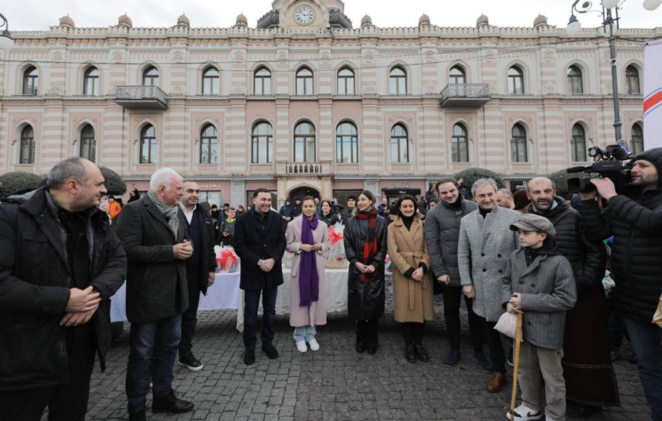 თბილისის საკრებულოს წევრებმა ალილოს მსვლელობაში მიიღეს მონაწილეობა