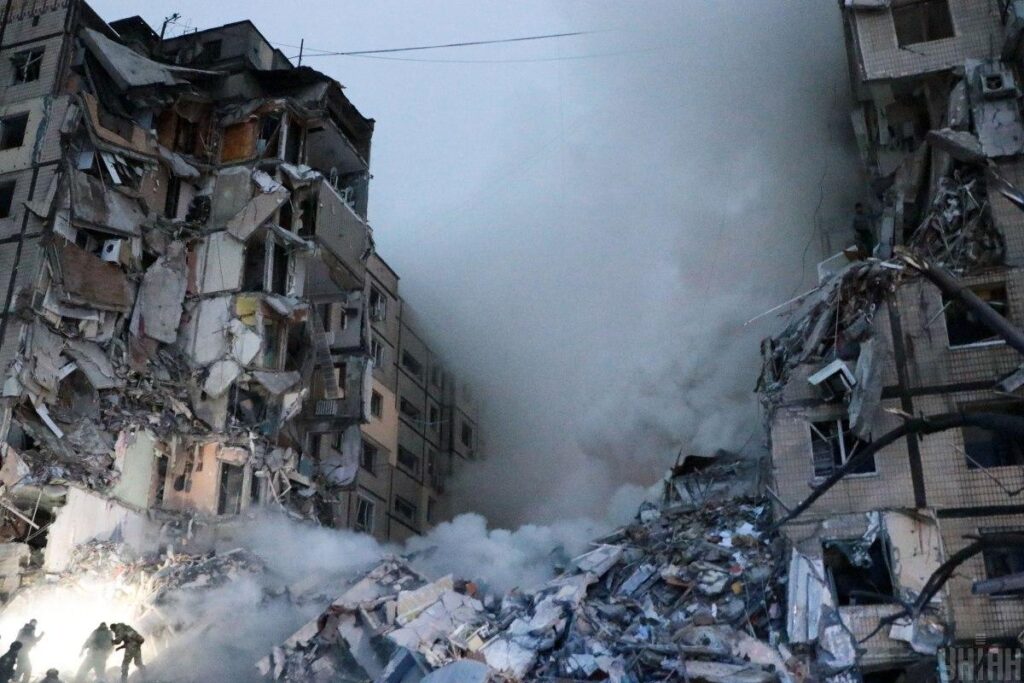დნეპროპეტროვსკში რუსეთის ავიაციის მიერ საცხოვრებელი კორპუსის დაბომბვის შედეგად დაღუპულთა რიცხვი 12-მდე გაიზარდა