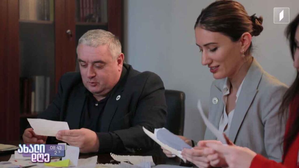 ათასობით წერილი უნივერსიტეტის ნაძვის ხეზე და მოულოდნელი საჩუქრები სტუდენტებისთვის