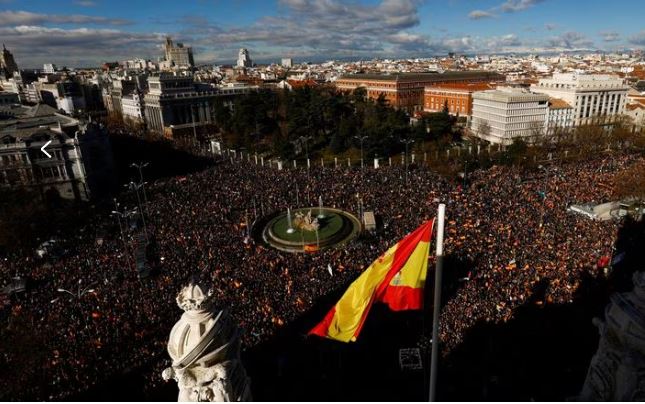 ესპანეთის პრემიერ-მინისტრის გადადგომის მოთხოვნით მადრიდში აქცია იმართება