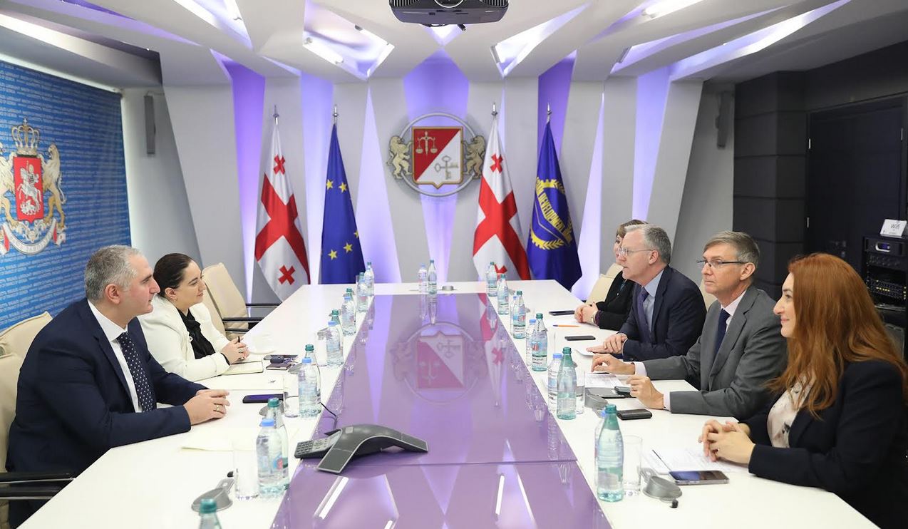 ლაშა ხუციშვილმა და აზიის განვითარების ბანკის წარმომადგენლებმა ორმხრივი თანამშრომლობის საკითხები განიხილეს