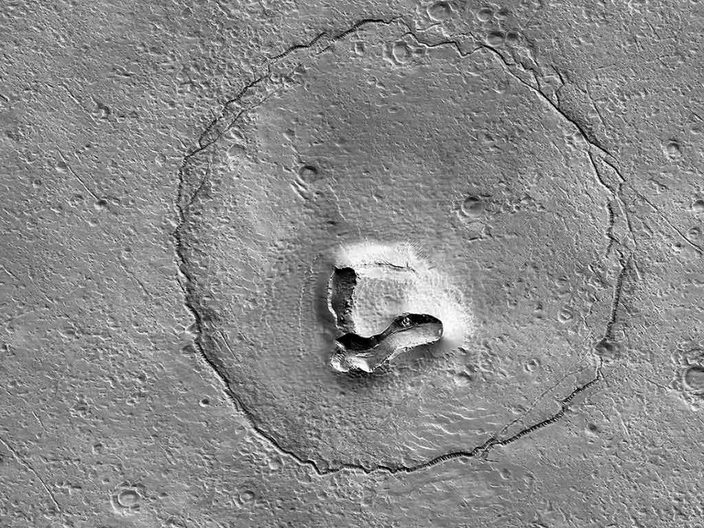 მარსზე აღმოჩენილი კრატერი დათვის სახეს ჰგავს — #1tvმეცნიერება