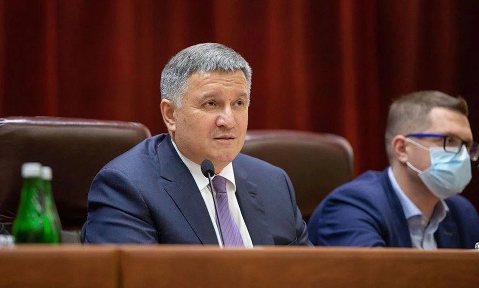 ბროვარში მომხდარ ავიაკატასტროფასთან დაკავშირებით უკრაინის შინაგან საქმეთა ყოფილი მინისტრის, არსენ ავაკოვის სახლში ჩხრეკა ჩატარდა