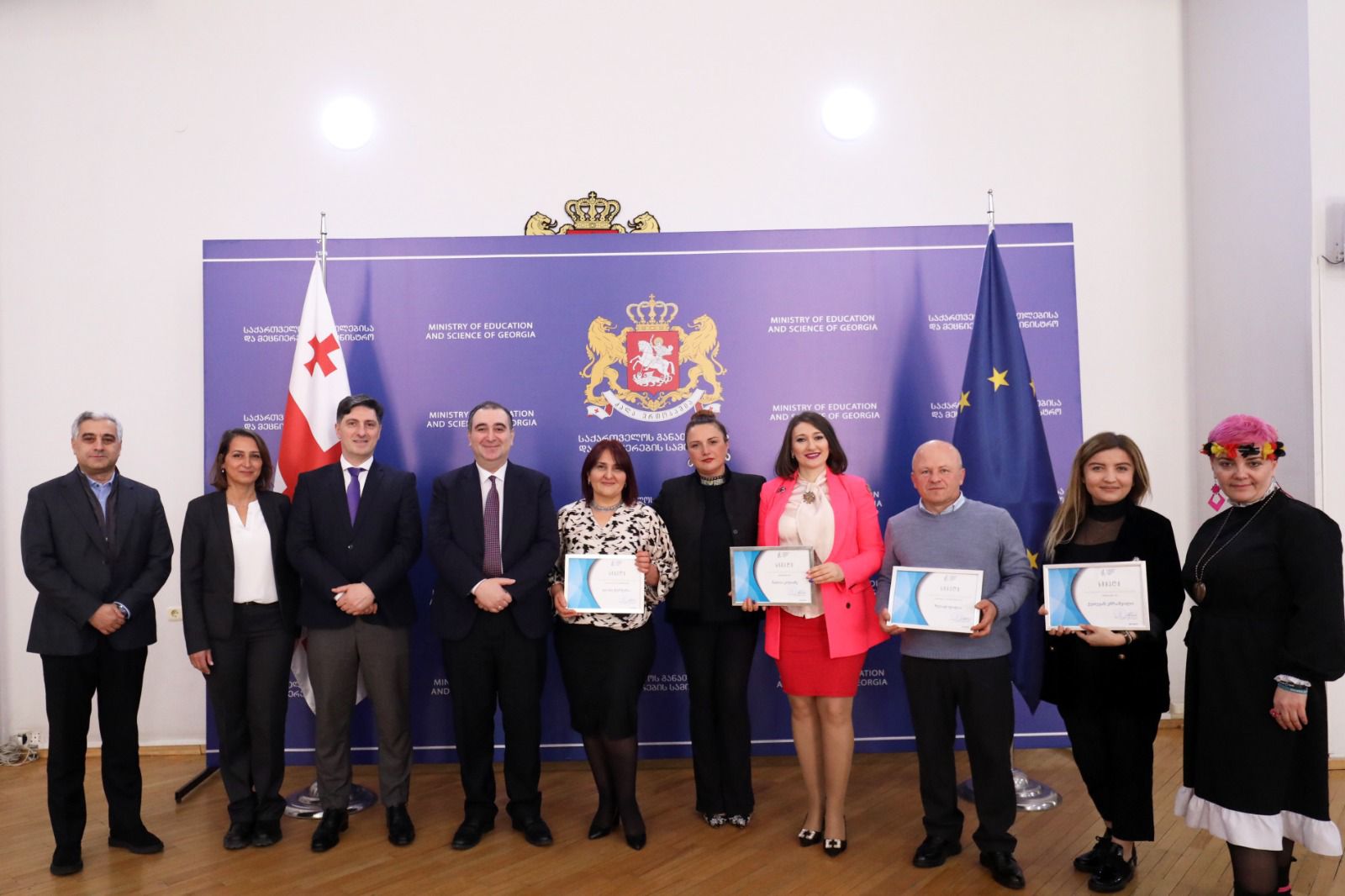 მიხეილ ჩხენკელმა საუკეთესო მასწავლებლის კონკურსში გამარჯვებული პედაგოგები დააჯილდოვა