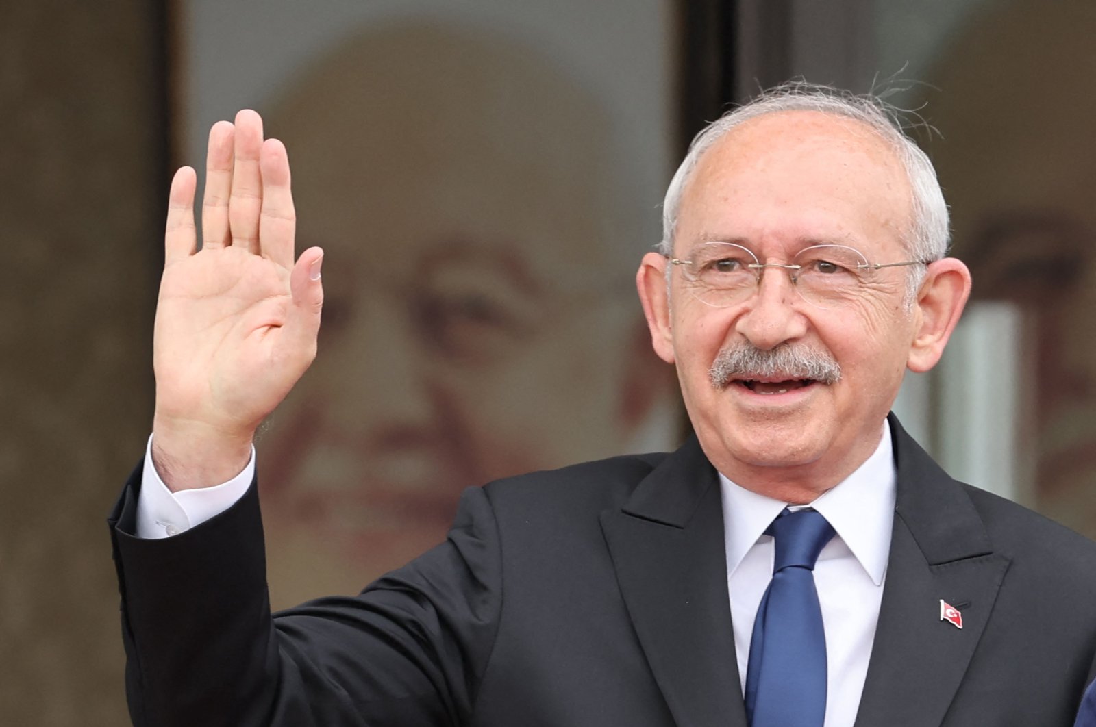 თურქეთში ჩატარებული სოციოლოგიური კვლევის თანახმად, ოპოზიციის საერთო კანდიდატი ქემალ კილიჩდაროღლუ რეჯეფ თაიფ ერდოღანს უსწრებს