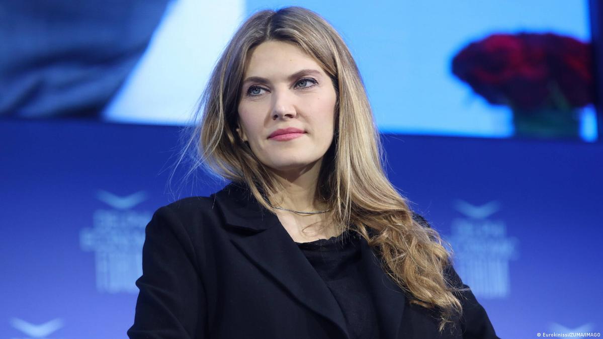 ევროპარლამენტის ყოფილი ვიცე-პრეზიდენტი ევა კაილი ციხიდან გათავისუფლდა და შინაპატიმრობა მიესაჯა