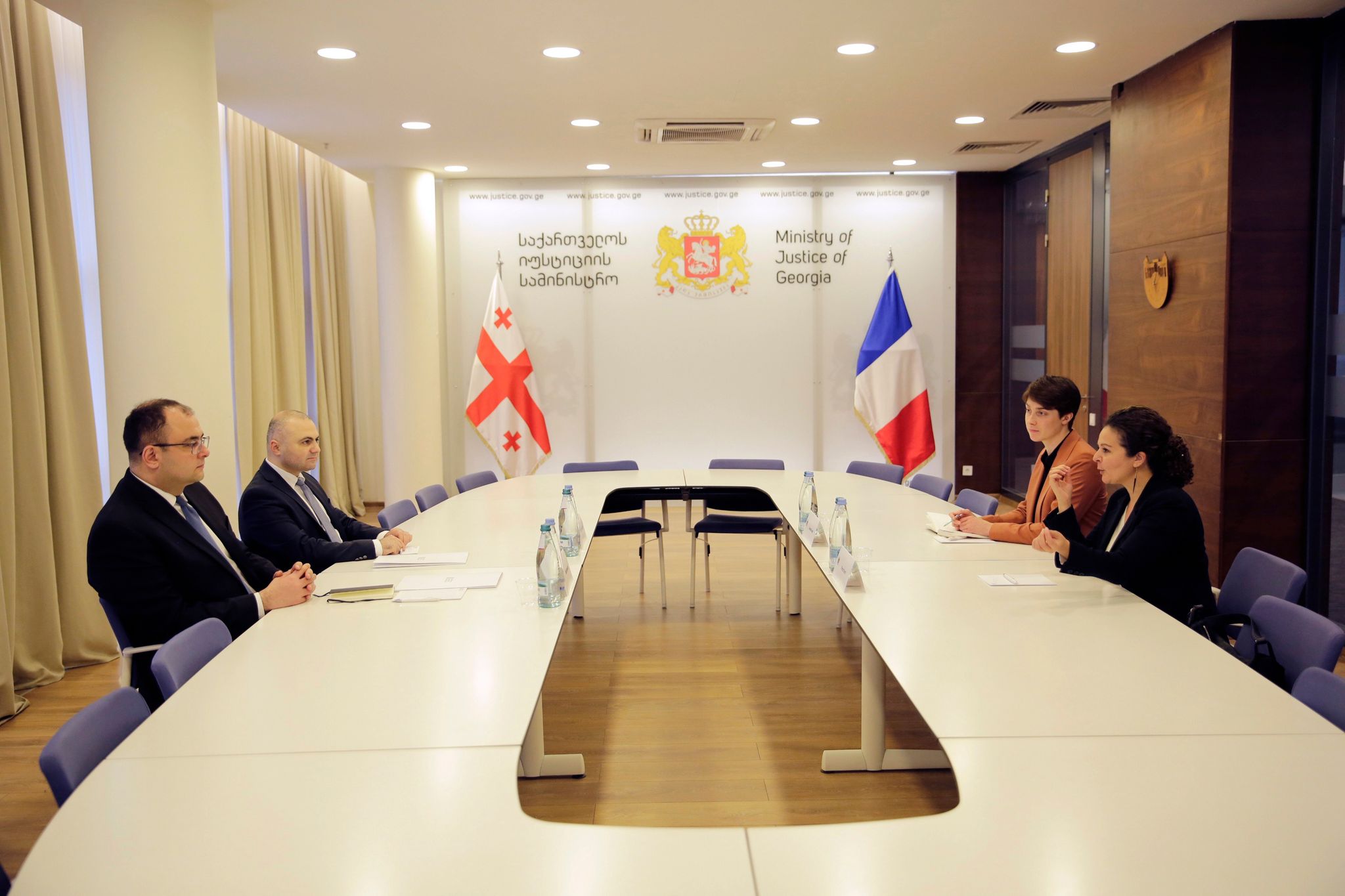 რატი ბრეგაძემ საფრანგეთის ელჩთან დარგობრივი თანამშრომლობის გაღრმავების ინიციატივები განიხილა