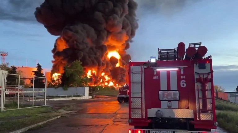 რუსეთის მიერ ანექსირებულ სევასტოპოლში ნავთობის საცავს ცეცხლი გაუჩნდა