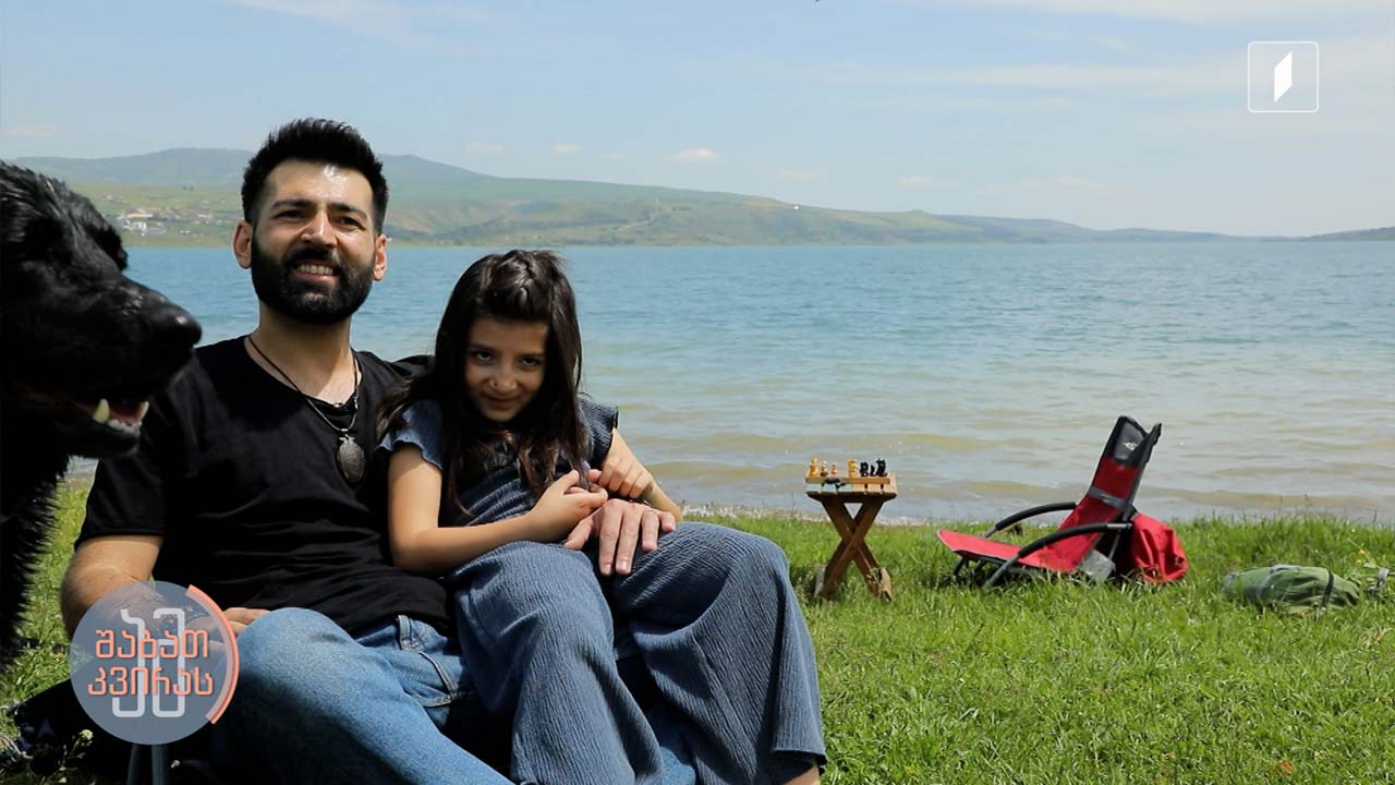 34 წლის ხელოვნების მასწავლებელი და ბავშვებთან ურთიერთობა - გიგა ბეროშვილის გზა ტელევიზიიდან სკოლამდე  კესო ბოჭორიშვილის სიუჟეტი