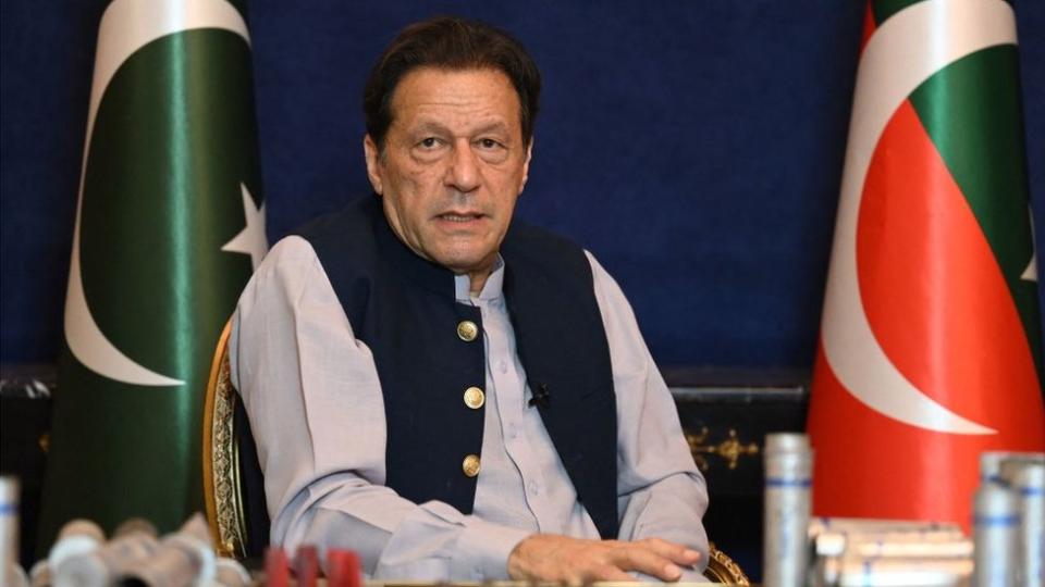 პაკისტანის ყოფილი პრემიერ-მინისტრი გირაოს საფუძველზე სასამართლოდან გაათავისუფლეს