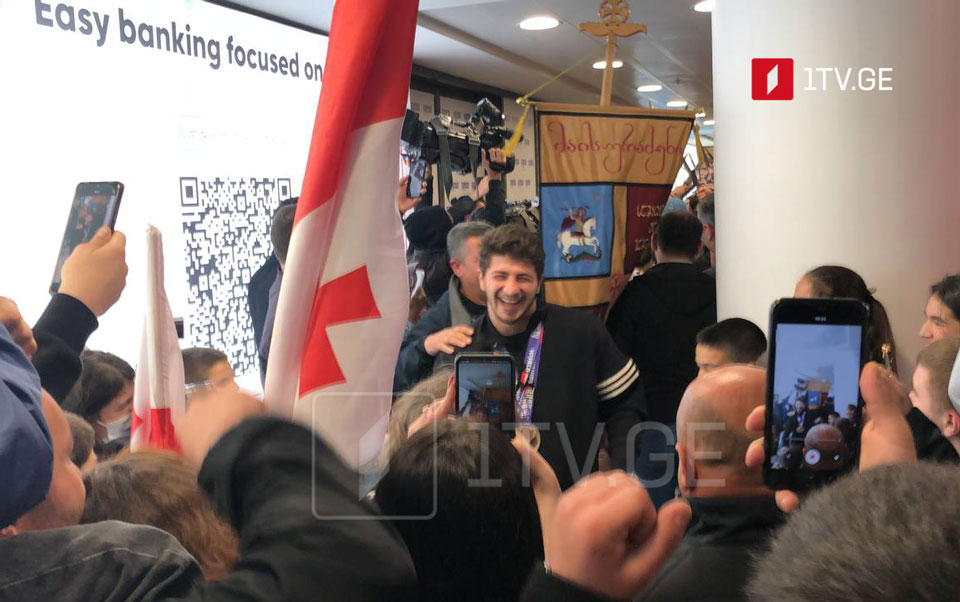 საქართველოს ძიუდოისტთა ნაკრების წევრებს გულშემატკივრებმა აეროპორტში დახვედრა მოუწყვეს [ვიდეო]