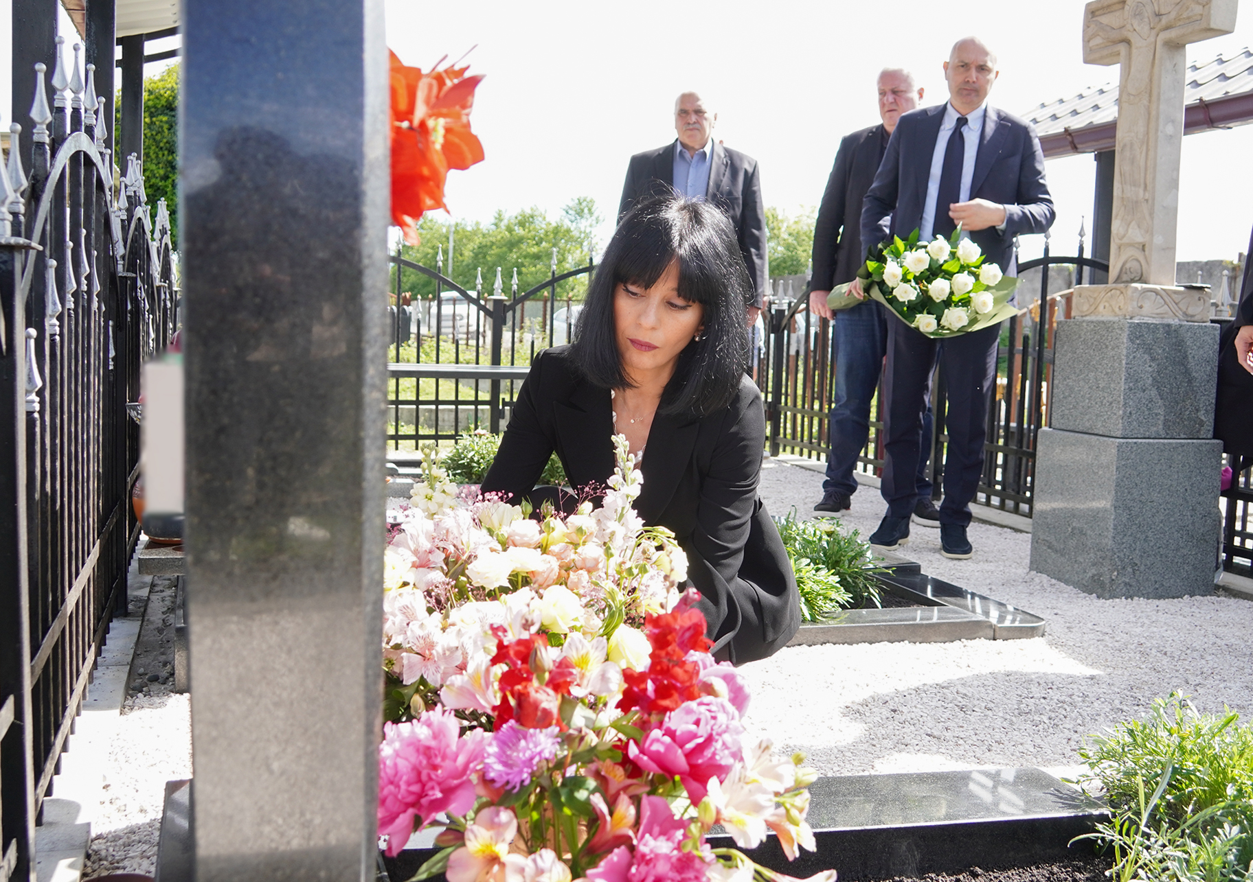 თეა ახვლედიანი გიგა ოთხოზორიას საფლავზე იმყოფებოდა და ოჯახის წევრებს კიდევ ერთხელ მიუსამძიმრა