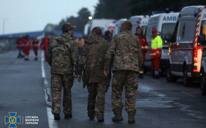 უკრაინის ხელისუფლების ცნობით, რუსეთის ტყვეობიდან 106 უკრაინელი სამხედრო გათავისუფლდა, რომლებიც ბახმუტის მიმართულებას იცავდნენ