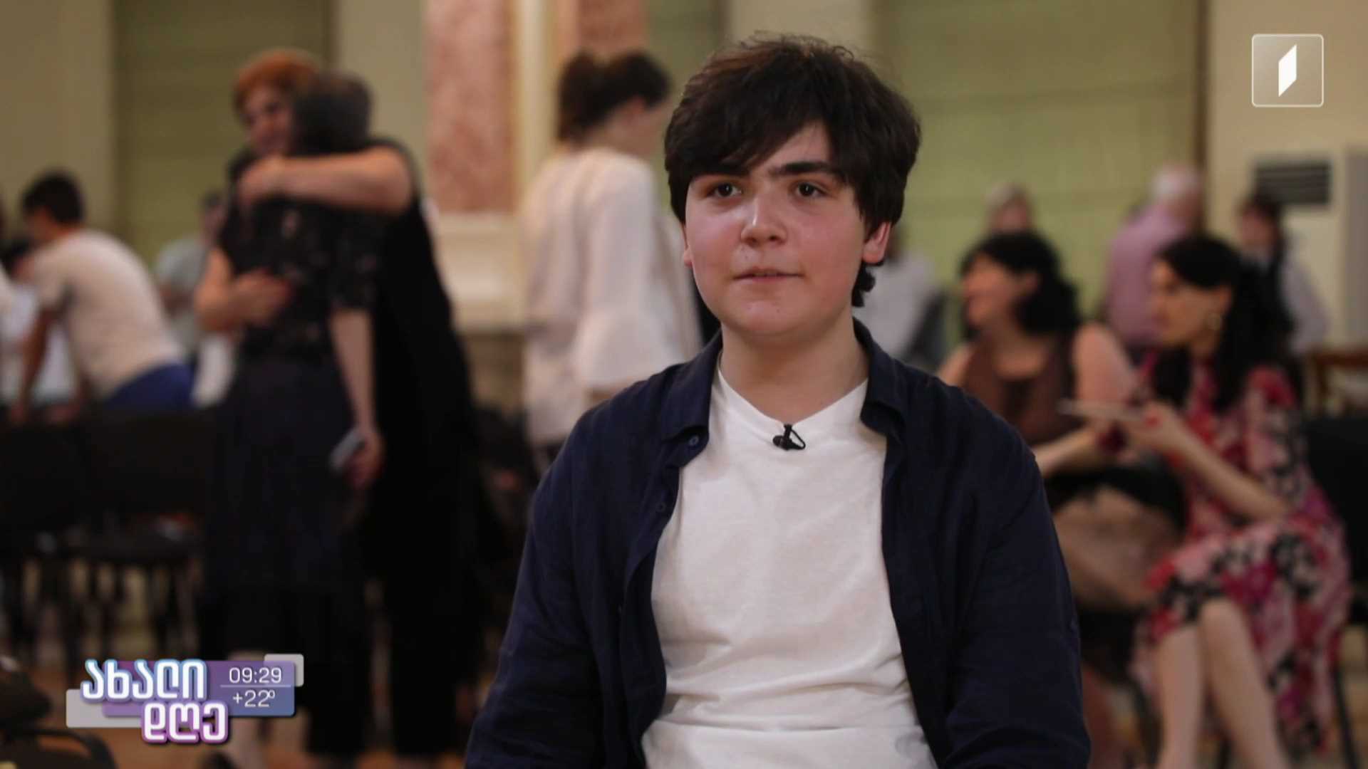13 წლის ნიკოლოზ ლოლაძის პირველი რომანის პრეზენტაცია