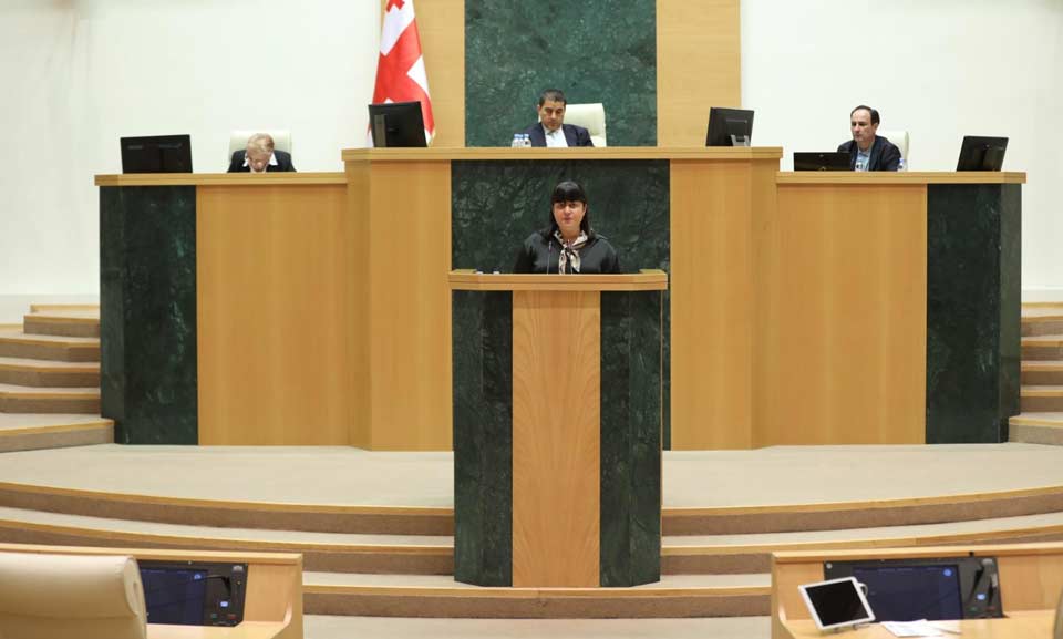 პარლამენტმა სამედიცინო და ფარმაცევტული საქმიანობის რეგულირებასთან დაკავშირებულ საკანონმდებლო ცვლილებებს პირველი მოსმენით დაუჭირა მხარი