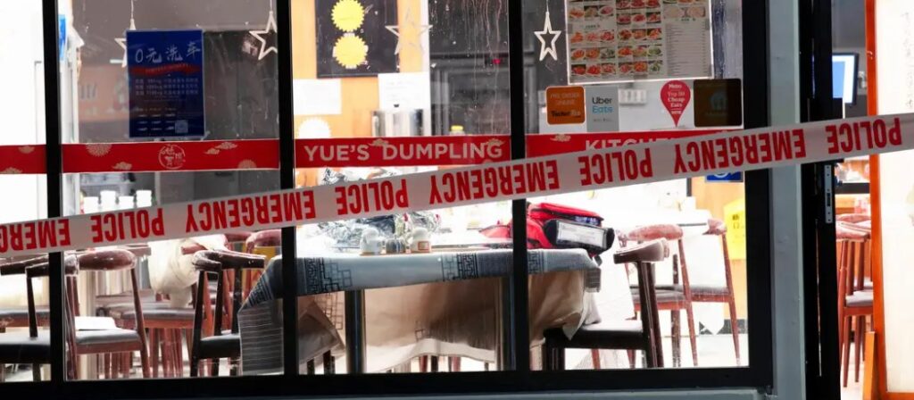 ახალი ზელანდიის ქალაქ ოკლენდში ჩინელი მამაკაცი სამ სხვადასხვა ჩინურ რესტორანში მყოფებს დაესხა თავს