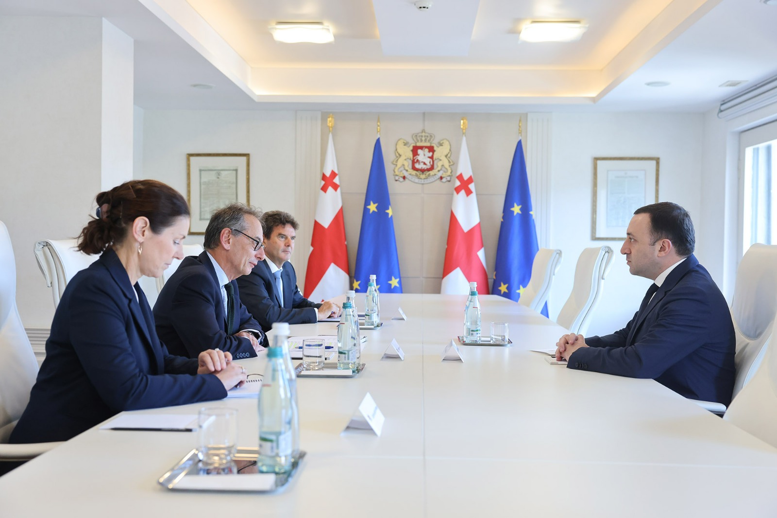 ირაკლი ღარიბაშვილი EBRD-ის მმართველ დირექტორს და კავკასიაში EBRD-ის ახალ რეგიონულ დირექტორს შეხვდა