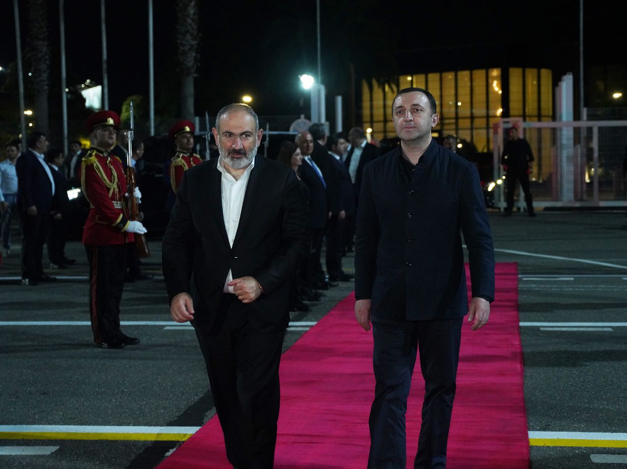 ნიკოლ ფაშინიანის სამუშაო ვიზიტი საქართველოში დასრულდა